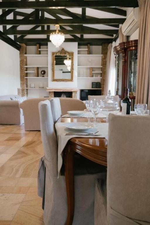 Marble Luxury Suites Картерос Екстериор снимка