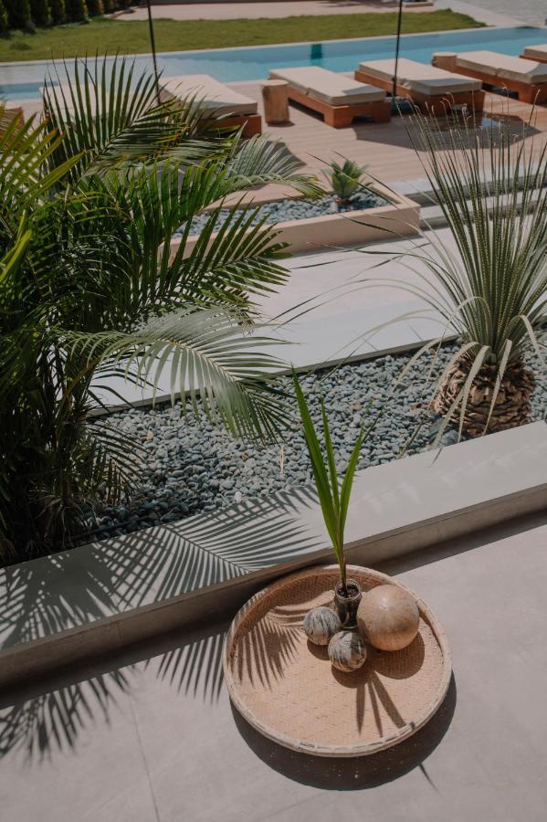Marble Luxury Suites Картерос Екстериор снимка