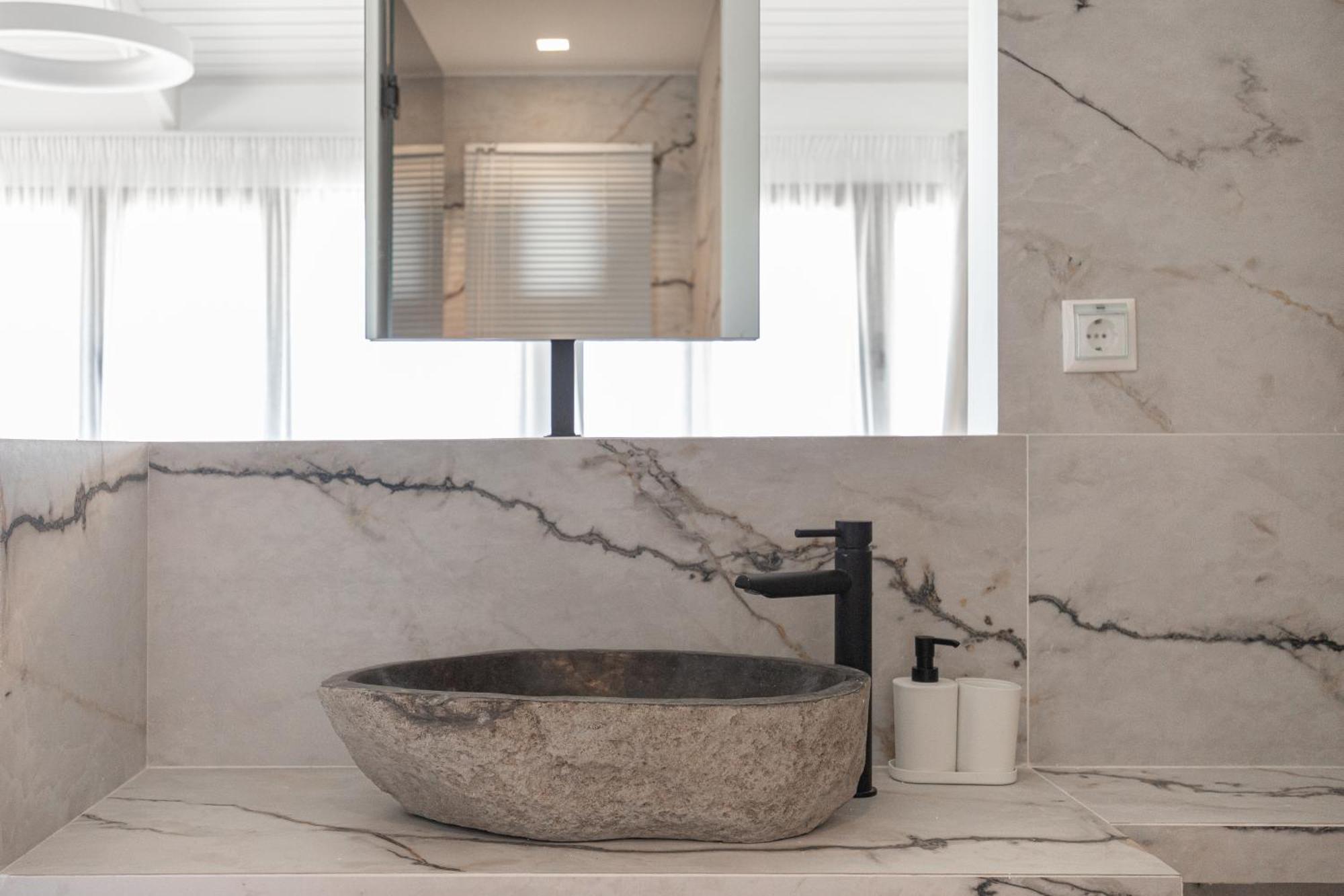 Marble Luxury Suites Картерос Стая снимка